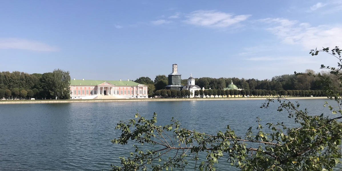 Palast am Teich 1